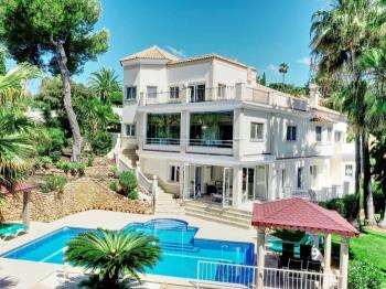 1111 Luxury Family Villa - Апартаменты в Marbella