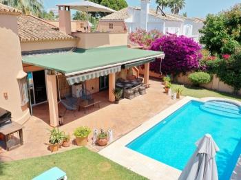 1109 Family Beach Villa - Апартаменты в Marbella