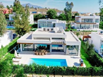2223 New modern Villa with Pool and Garden - Апартаменты в Estepona