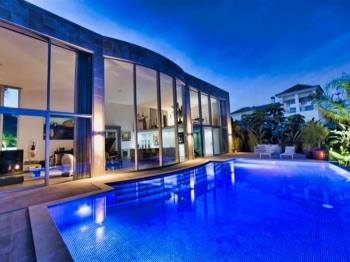 5515 Modern Villa, pool, Sauna - Апартаменты в Marbella