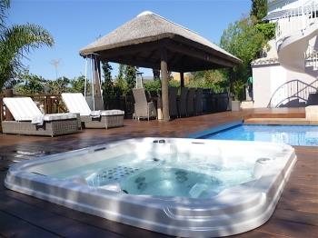 7007 Luxury Villa with outdoor Jacuzzi and Pool - Апартаменты в Marbella