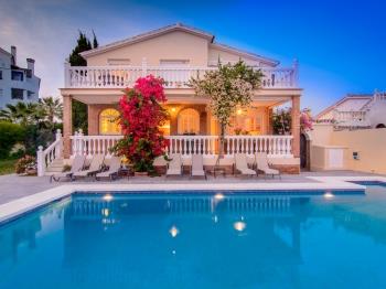 4504 Las Chapas beach villa, heated pool - Апартаменты в Marbella
