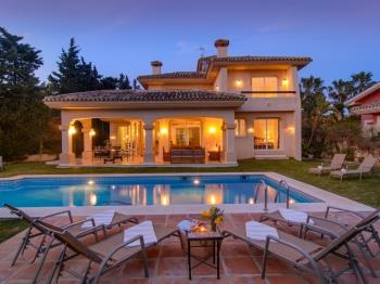 4505 Las Chapas beach villa / heated pool - Апартаменты в Marbella