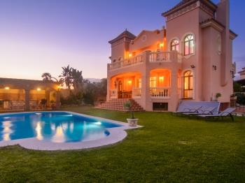 4517 6 bedroom villa, heated pool, BBQ, WiFi - Апартаменты в San Pedro de Alcantara - Marbella