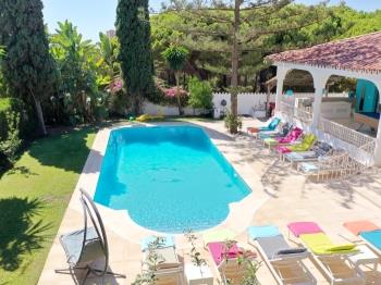 1160 Amazing villa a 8 bedroom , 2 anex, Marbesa - Апартаменты в Marbella